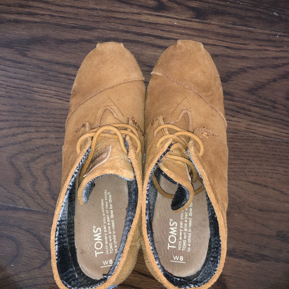 Tom’s Wedge/bootie - Picture 4 of 4